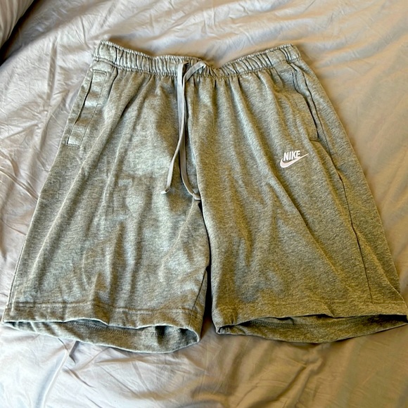Nike Large Gray Athletic Shorts - Picture 1 of 3